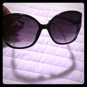 Tahari sunglasses never worn